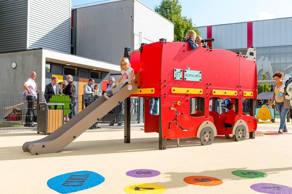 Angol busz J2685 játszóterek tematikus játszótéri eszközök city kép fénykép