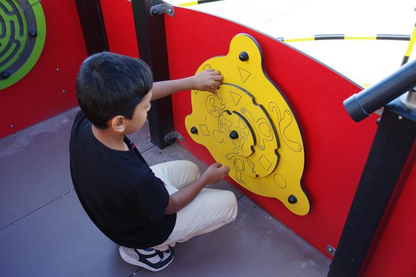 Angol busz J2685 játszóterek tematikus játszótéri eszközök city kép fénykép