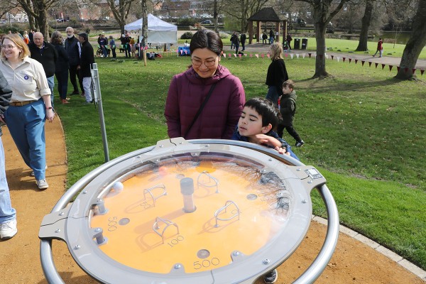 Swing Ball J3508 játszóterek acti’fun dinamikus sporteszközök kép fénykép