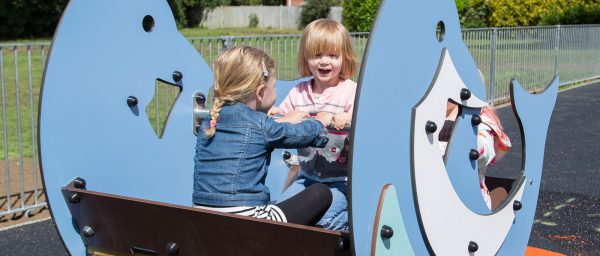 Minden tenger témájú rugós játékunk