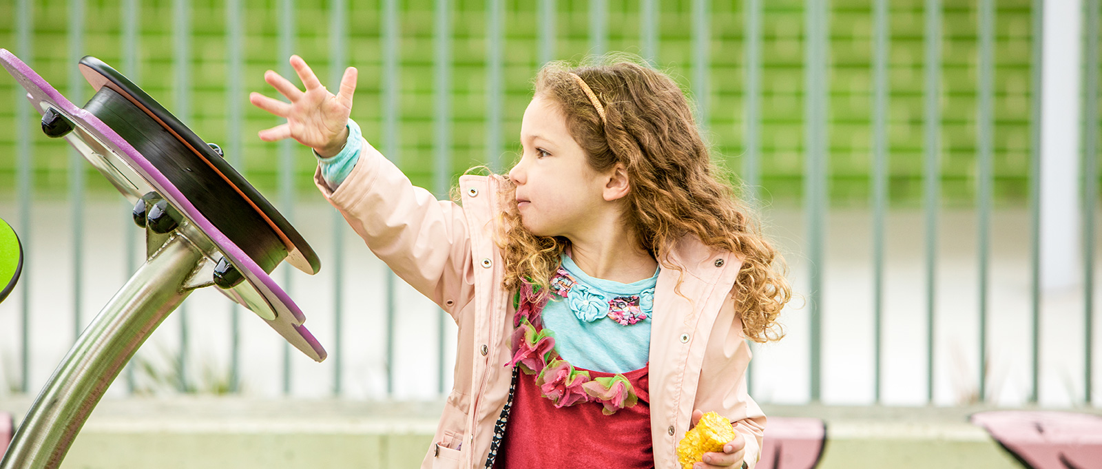 Érzékelést fejlesztő és oktató jellegű játszótéri eszközök
