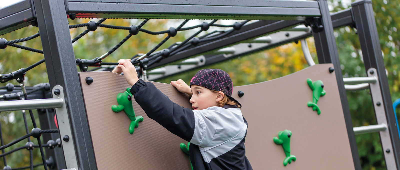 Egyensúlyozó és mászó játszótéri eszközök